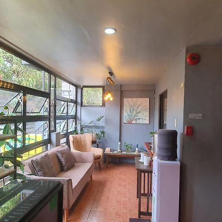 Aj Tourist Inn Корон Экстерьер фото