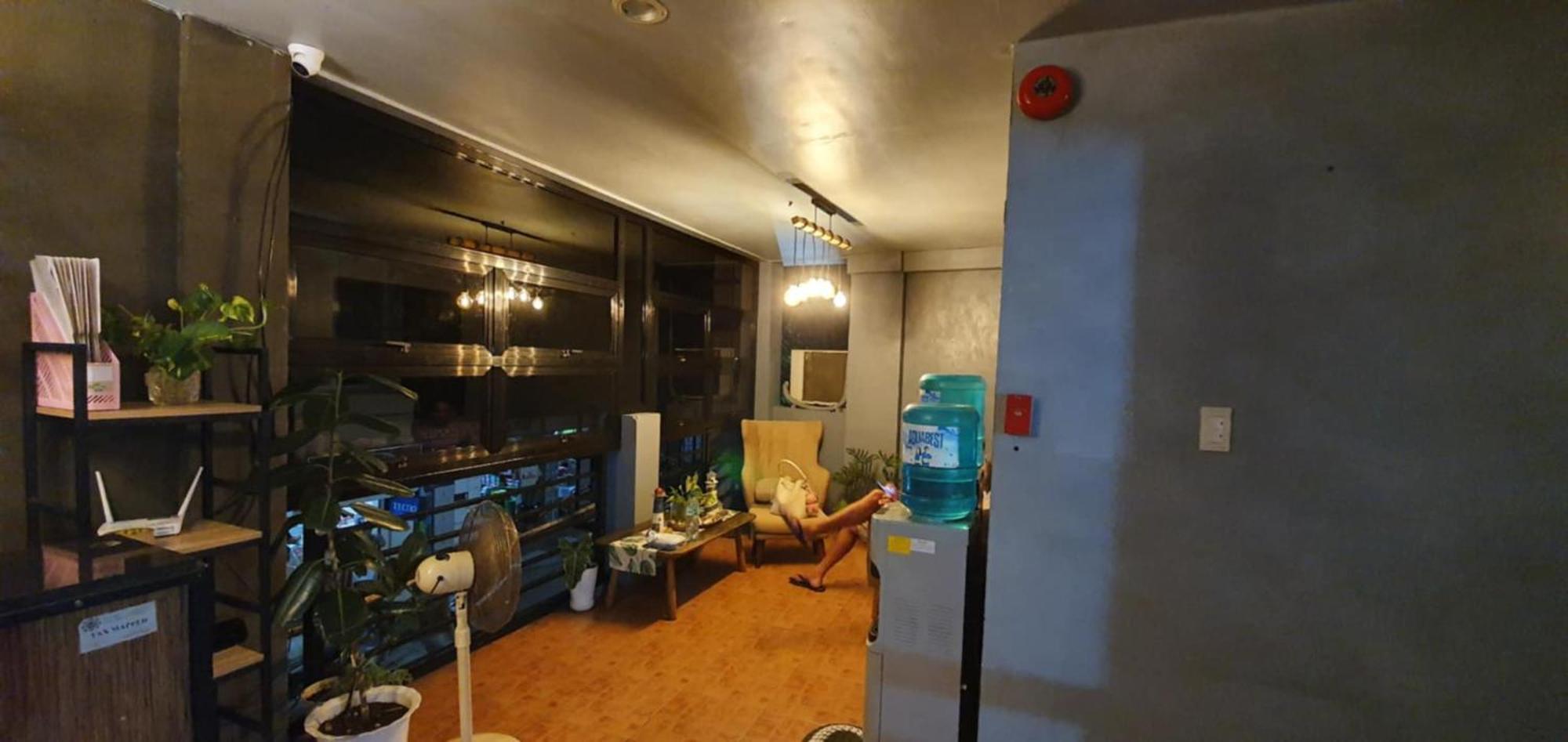 Aj Tourist Inn Корон Экстерьер фото