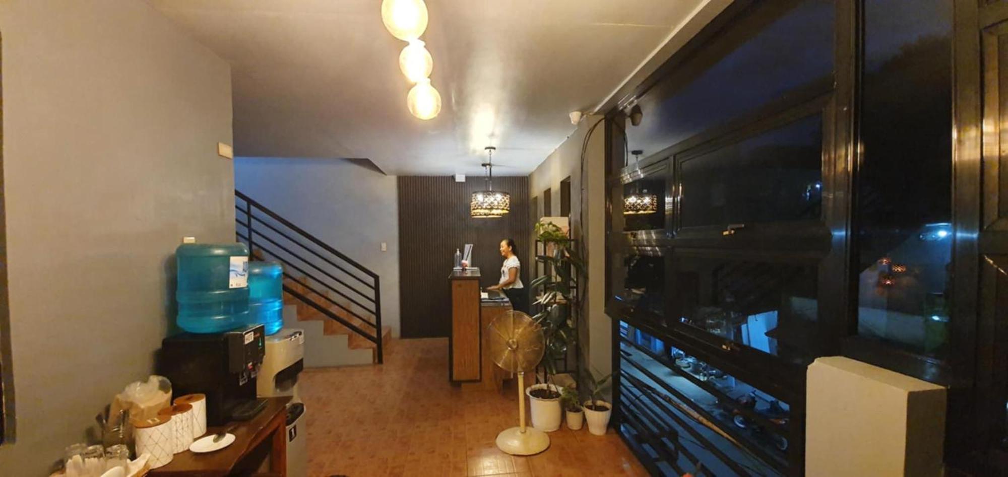 Aj Tourist Inn Корон Экстерьер фото