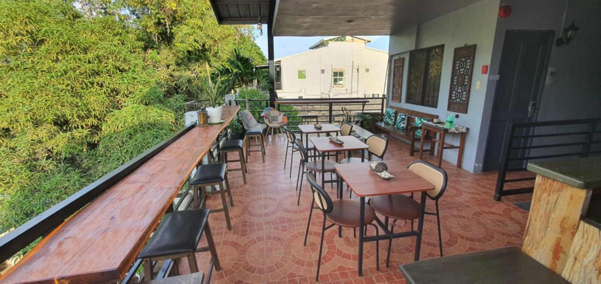 Aj Tourist Inn Корон Экстерьер фото